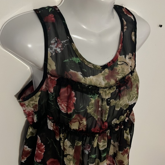 Mandee sheer top - Picture 2 of 9